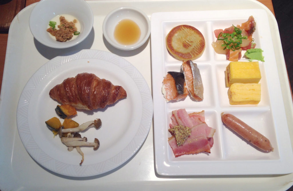 Breakfast tray of food